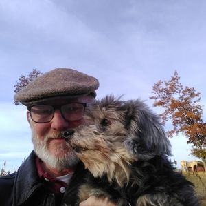 Meet your Posher, Larry